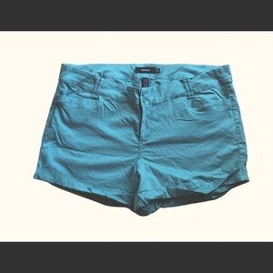 Torrid Stretch Cuffed Cotton Blend Casual Shorts Size 26” Teal Stretch Summer